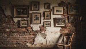 Les murs ont des oreilles » : la science confirme que certaines personnes changent totalement de comportement dans cette situation bien précise